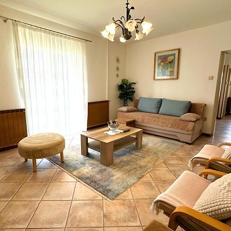 Apartment Ana บระทอนิกลา ภายนอก รูปภาพ