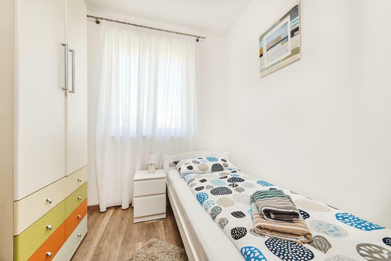 Apartment Ana บระทอนิกลา ภายนอก รูปภาพ