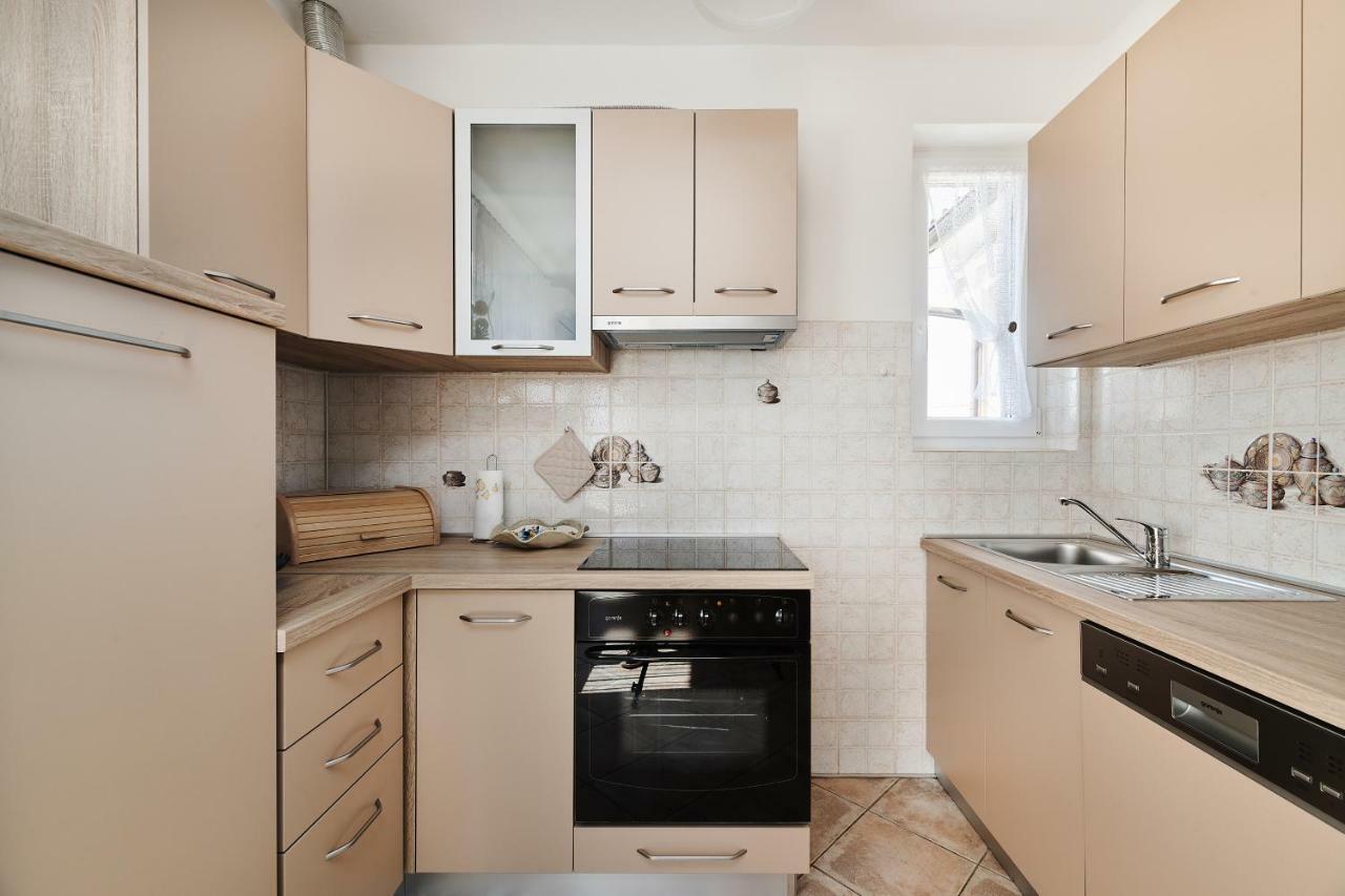 Apartment Ana บระทอนิกลา ภายนอก รูปภาพ