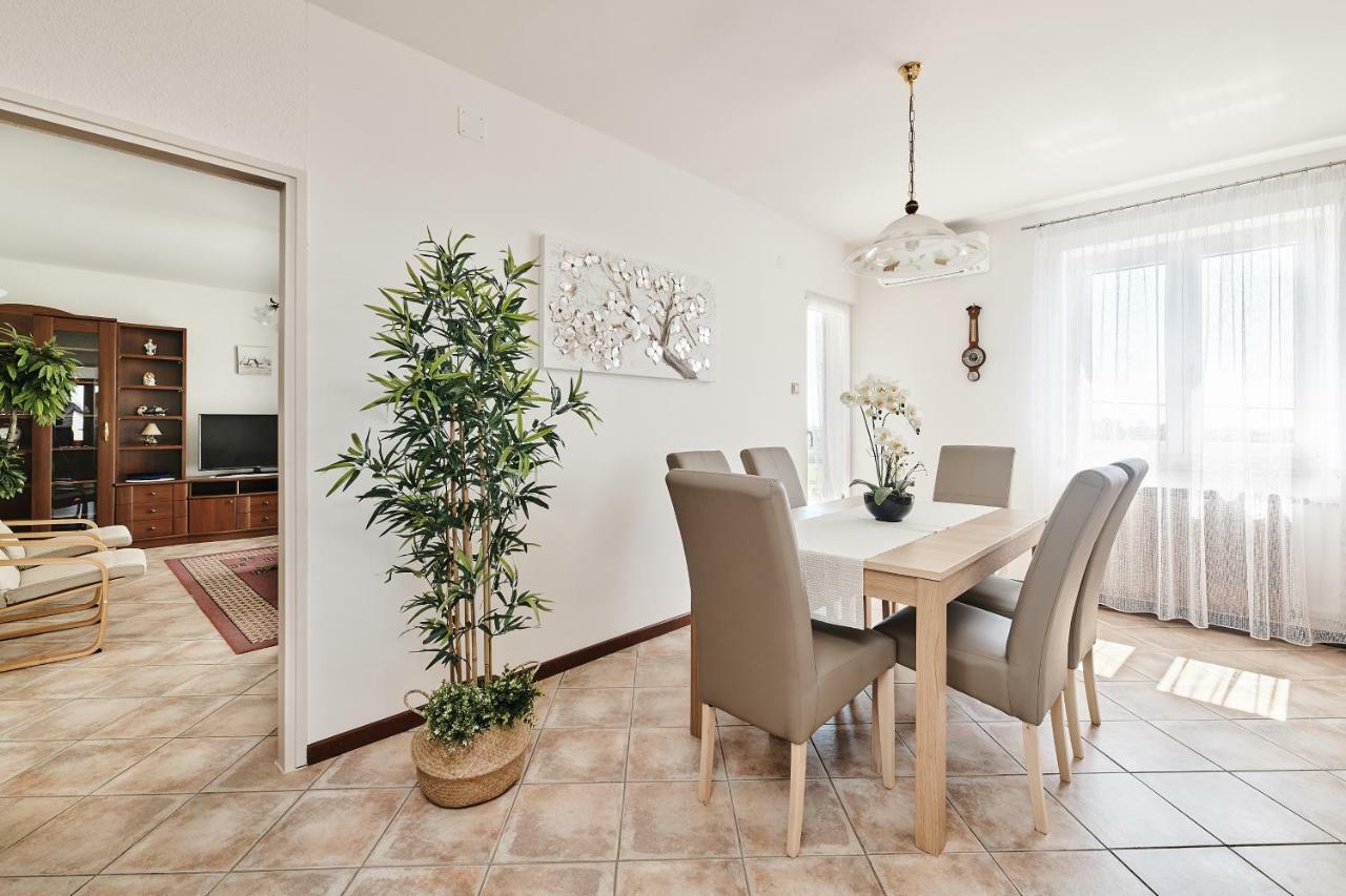 Apartment Ana บระทอนิกลา ภายนอก รูปภาพ